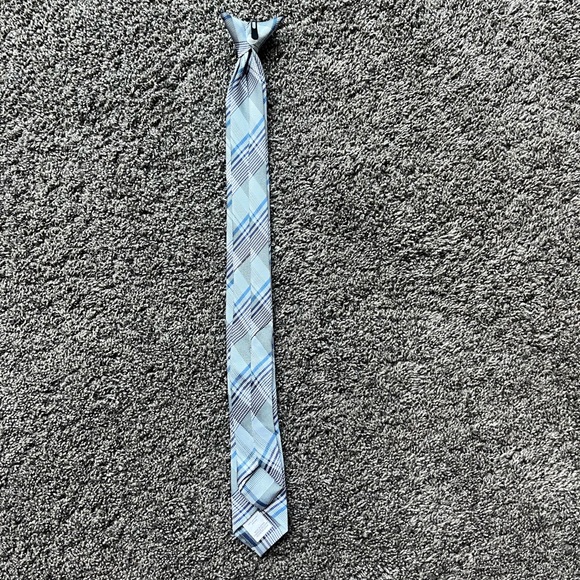 Boys Slim Clip-on Tie - Picture 3 of 4